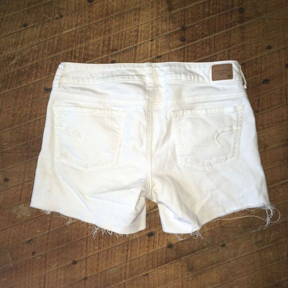 American Eagle white size 8 cutoff Daisy Duke jean shorts - Picture 4 of 4